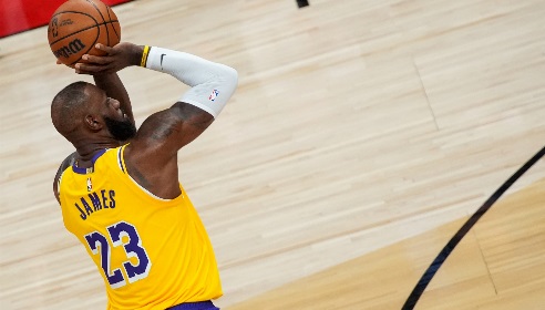 詹姆斯：不是非精通中距离投篮才是头号得分手 但季后赛必不可少