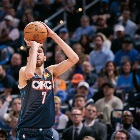 三分4中4！切特：对手压迫式防守我们转换提速跑动创造空间的结果