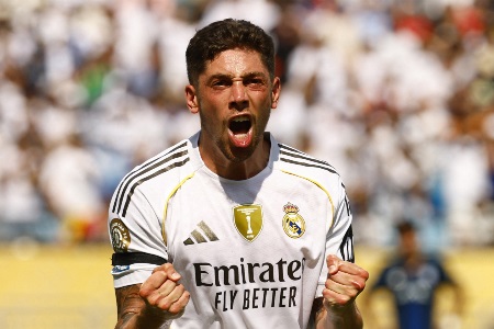 巴尔韦德：皇马继续为西甲冠军而战，巴尔德佩尼亚斯首秀表现出色