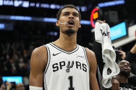 内特·罗宾逊：CC和华子这些美国球员想拿MVP 得过文班亚马这一关