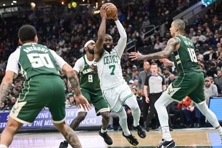 周一 302 NBA常规赛推荐：凯尔特人VS活塞