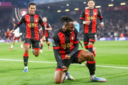 英超情报：状态飙升！曼联 9 场拿分反超 17 场总和 伯恩茅斯主力回归