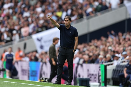 伊劳拉：最后一分钟还有两次绝佳机会，当时我想伯恩茅斯也许能赢