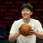 媒体人：杨瀚森有球权混音进攻就流畅 吕佩尔辣眼睛&快离开NBA了