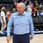 快船明日若输湖人跌到西部垫底！大老板应该要向球迷解释