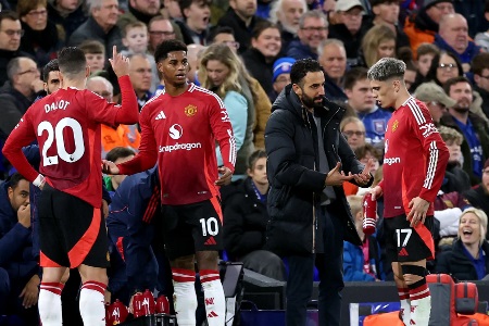 英超情报：维拉中卫缺阵大马丁待评估 曼联领先失 10 分！