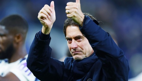 弗兰克：不理解西蒙斯为何被改判红牌 罗梅罗的动作不至于再黄牌