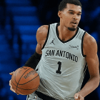 文班亚马133场合砍至少3000分1000板500助 NBA历史最快中锋