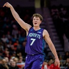 克尼佩尔新秀赛季11次以180俱乐部砍下20+ 追平库里共享历史第一