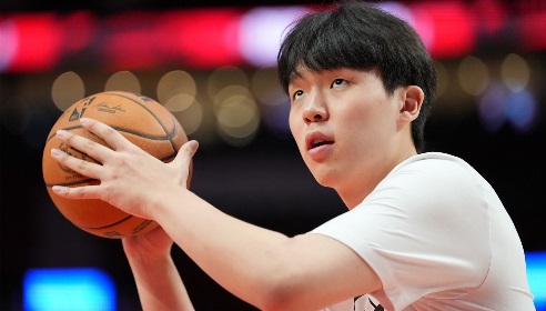 美媒体人：从没见过一个球员啥都没做就如此受欢迎 杨瀚森是第1个