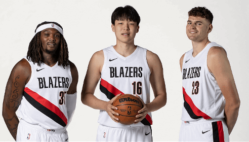 美媒：杨瀚森的未来就看明年1月 交易罗威或摆烂都会增加出场时间