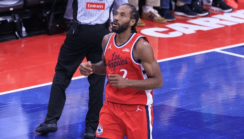 攻防的中流砥柱！莱昂纳德单场至少55分10板5断3帽 NBA历史首人，当代乔丹回来了