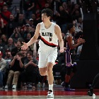 美媒体人：杨瀚森或克林根在场时打联防不妥 3分防不住篮板也得丢