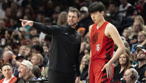 开拓者跟队记者：斯普利特缺人手也不信任杨瀚森