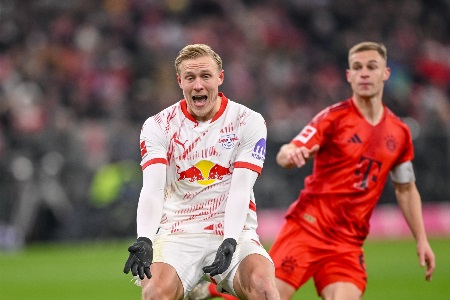 记者：尤文冬窗签施拉格要1000万欧，所以考虑夏窗再免签