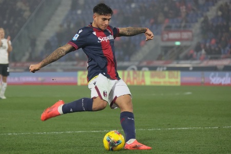 卡斯特罗：劳塔罗是意甲历史最佳射手之一，我能从他身上学到很多