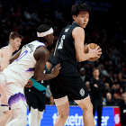 拓媒：领先30分就给杨瀚森2分钟 只要他没打出联盟最差的表现就行