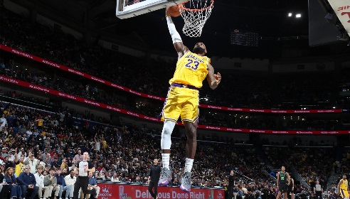 怕不是来抢MVP？越老越妖！詹姆斯再次刷新由自己保持的历史最多场次&最老30+纪录