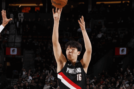 美篮球教练：杨瀚森不能出机会就投 本来10分钟时间搞不好成2分钟