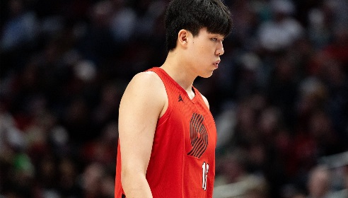 杜马斯之子谈杨瀚森：首轮秀没球打就该去发展联盟 不该板凳坐穿