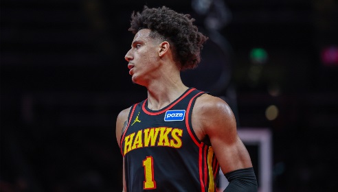 杰伦·约翰逊37场赛季达成300板300助 追平18詹 并列历史最快前锋