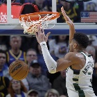 很全面！字母哥生涯至今32场至少30分10助 历史大前锋位置最多