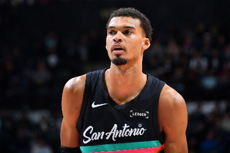 卡鲁索：文班在进攻端还很稚嫩 力量也不如字母哥约基奇申京KD等