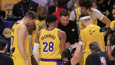 湖人本赛季限制对手命中率48.9%联盟第三差！近40年最烂