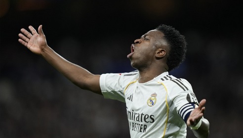 马卡：维尼修斯遭狂嘘，因球迷认为他是导致阿隆索离队的元凶之一