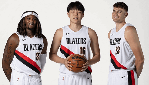 解说：克林根抢到篮板后手不放下 核心力量强 杨瀚森要好好学学