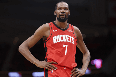 传奇仍在继续！按照目前场均26.1分计算 杜兰特超越乔丹只需28场