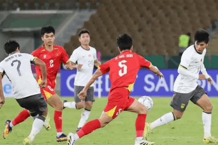 U23亚洲杯-U23国足3-0十人越南将战日本 彭啸向余望王钰栋破门