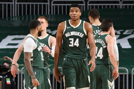 周日312NBA常规赛推荐：独行侠VS雄鹿