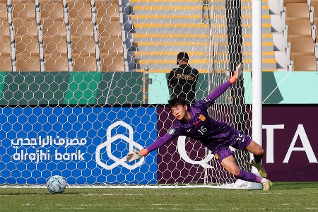 李昊2000万？澎湃：近几年达千万级转会费的有吾米提江和谢鹏飞