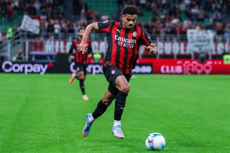 隆戈：阿特卡梅、埃斯图皮尼安是失败引援，米兰也许应该补强边路