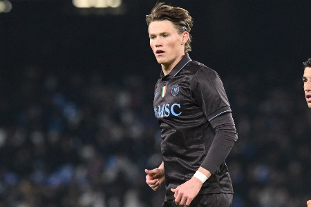 米体：那不勒斯希望麦克托米奈长期留队，与其续约至2030年