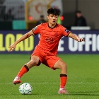 沪媒：海港引进杨希的主要目的是为右后卫位置储备新生力量