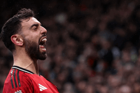 英超-曼联2-0十人热刺 B费解锁造200球姆伯莫建功 罗梅罗直红