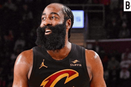 来了来了！哈登将在今天对阵国王的比赛中迎来骑士生涯首秀