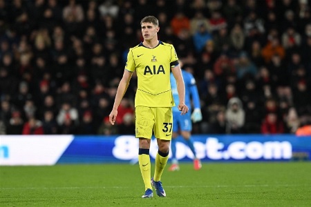 哈曼：利物浦应该签范德芬，不确定后者是否满意在热刺的处境