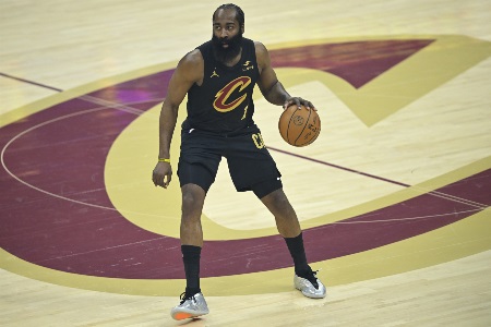 皮尔斯：只有哈登从联盟最佳得分手转型成最佳组织者