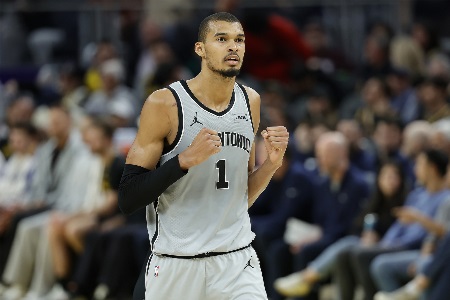 文班：我喜欢全明星新赛制，新旧赛制都可以接受