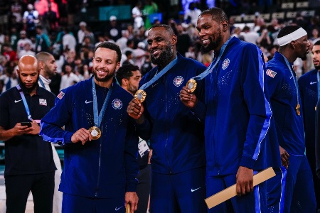 詹姆斯：我和库里及杜兰特剩余生涯肯定会被紧紧联系在一起