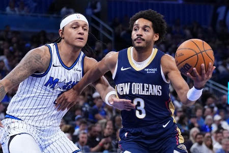 NBA情报：鹈鹕球星表现出色，勇士新援中锋继续缺席！