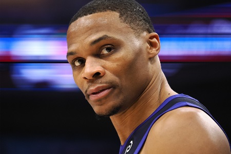 解说：最后时刻换上威少和德罗赞 克里斯蒂今天是真的想赢了