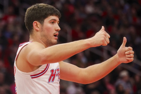 国王主帅：知道谢泼德投篮准 这种级别的年轻人进两个就收不住了