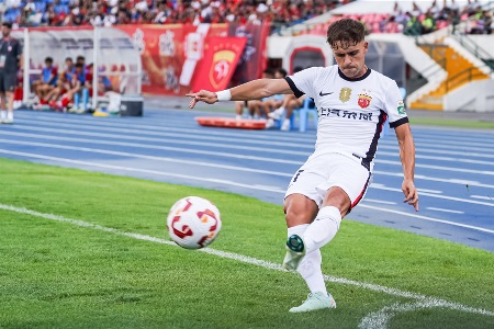 足球报：海港黑风双煞就位，梅伦多最有可能无缘中超报名