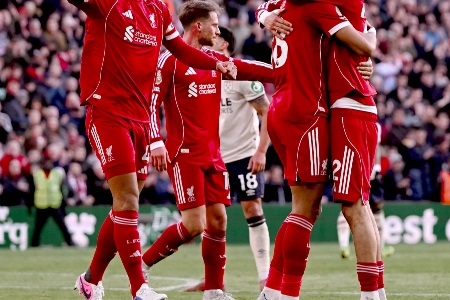 英超-利物浦5-2西汉姆暂升第5 红军3次角球得分埃基蒂克1射2传