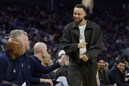 10天后再复查！Slater：勇士几乎锁在附加赛区 不着急让库里复出