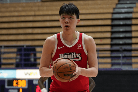 媒体人：杨瀚森表现和对方防守关系不大 纯粹自己打得不好还得练